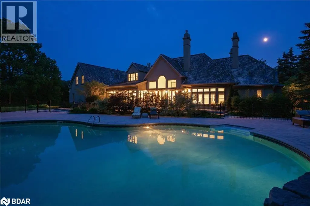 6 MIDVES Court
