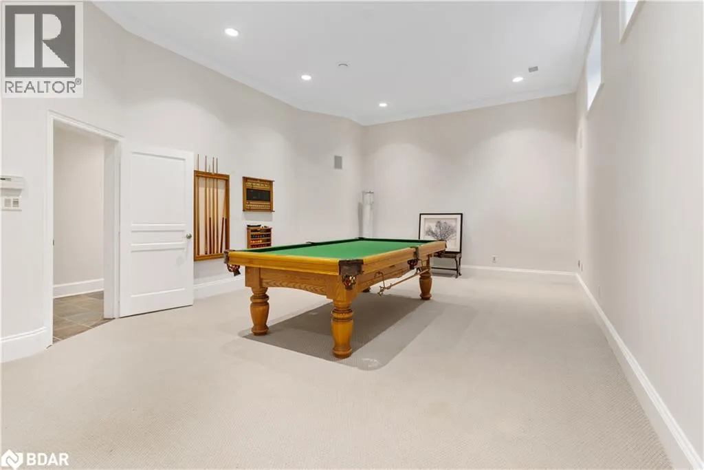 6 MIDVES Court