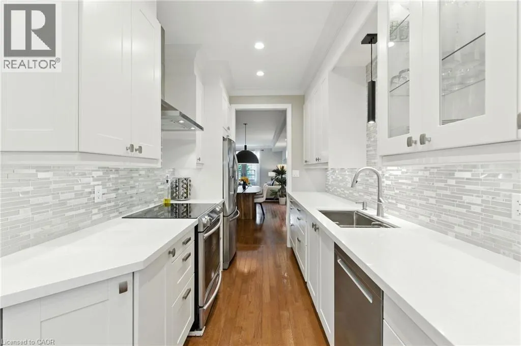 117 NELSON Street Unit# 3, #3