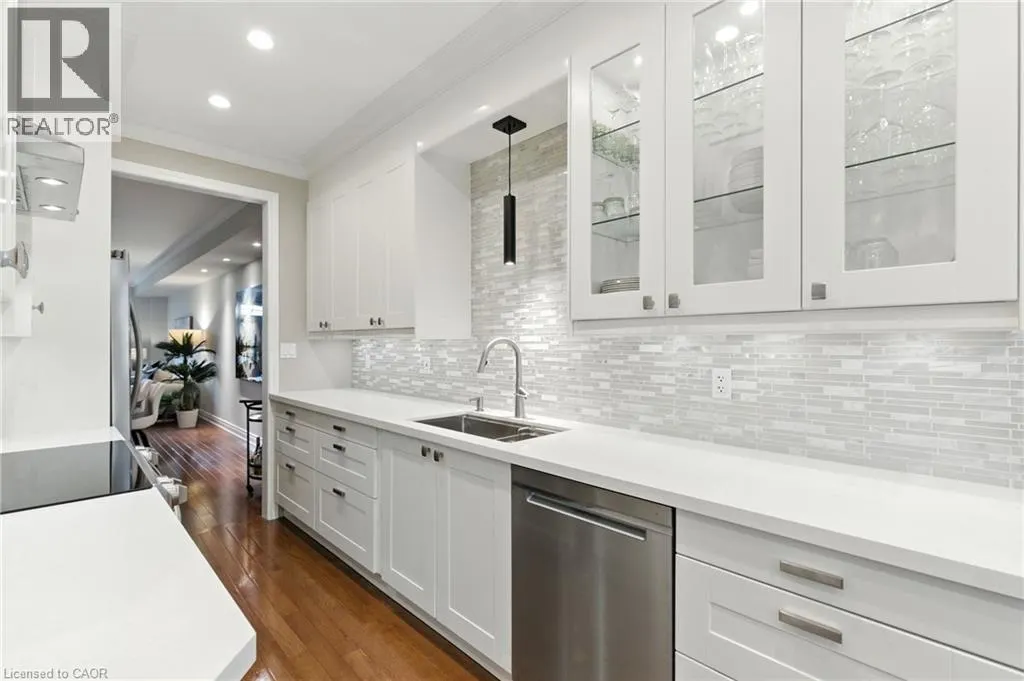 117 NELSON Street Unit# 3, #3