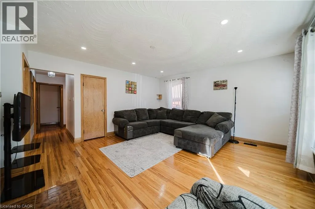 48 CHRISTOPHER Drive