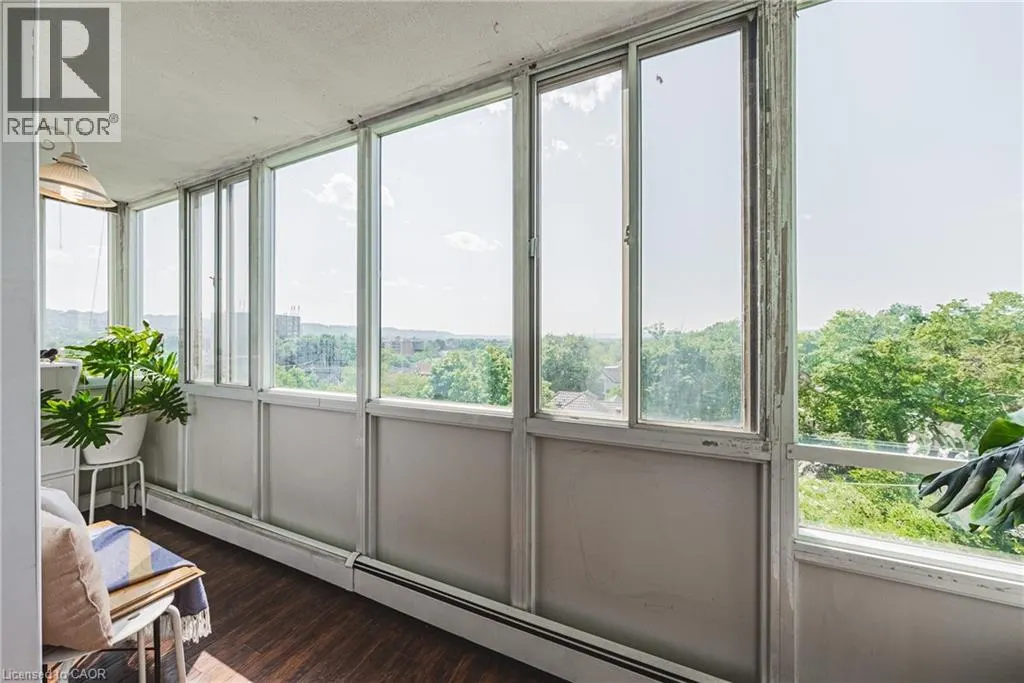 101 QUEEN Street S Unit# 606, #606