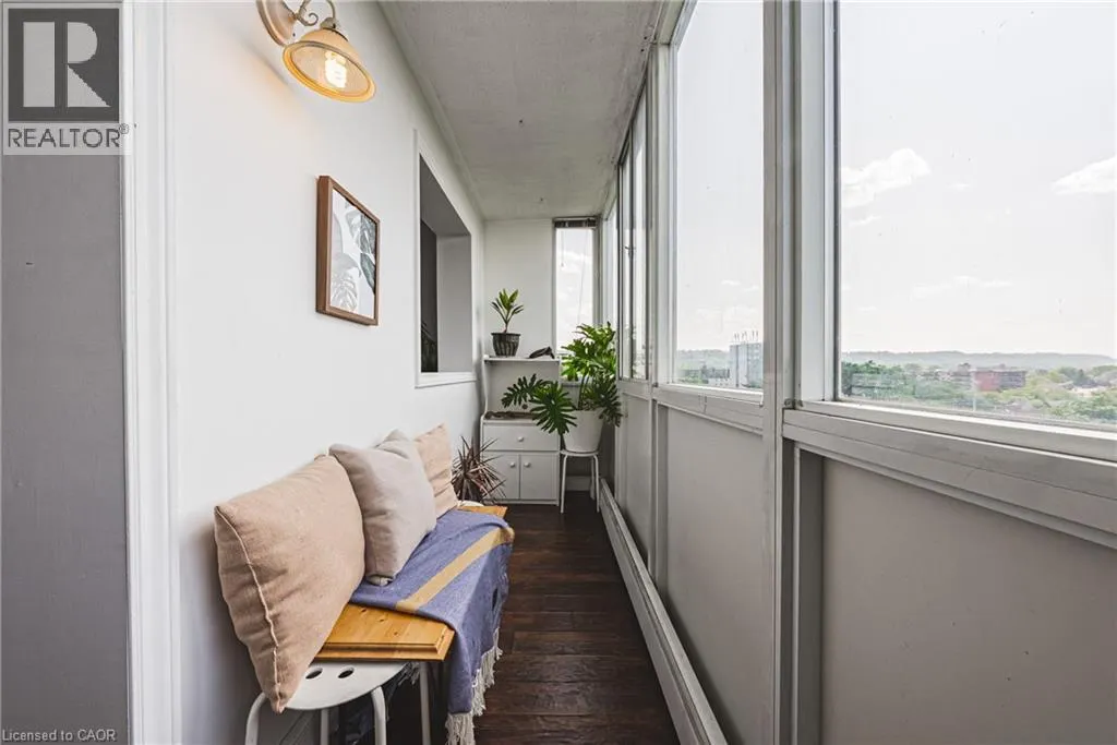 101 QUEEN Street S Unit# 606, #606