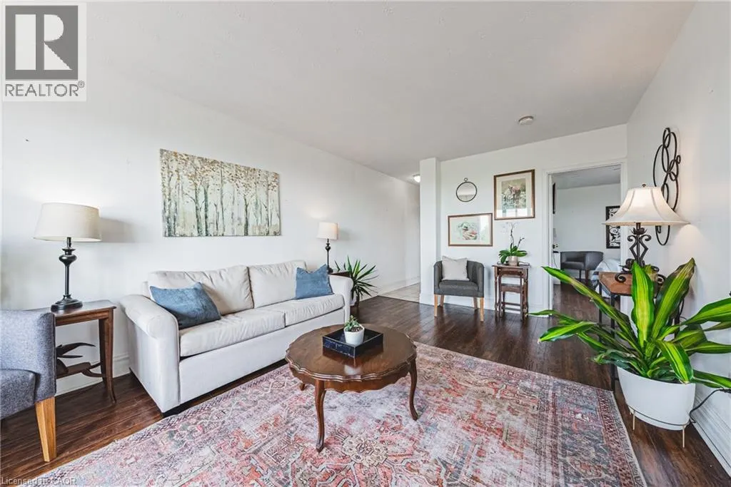 101 QUEEN Street S Unit# 606, #606