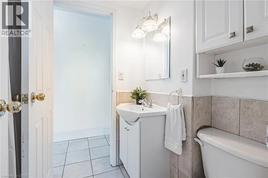 101 QUEEN Street S Unit# 606, #606