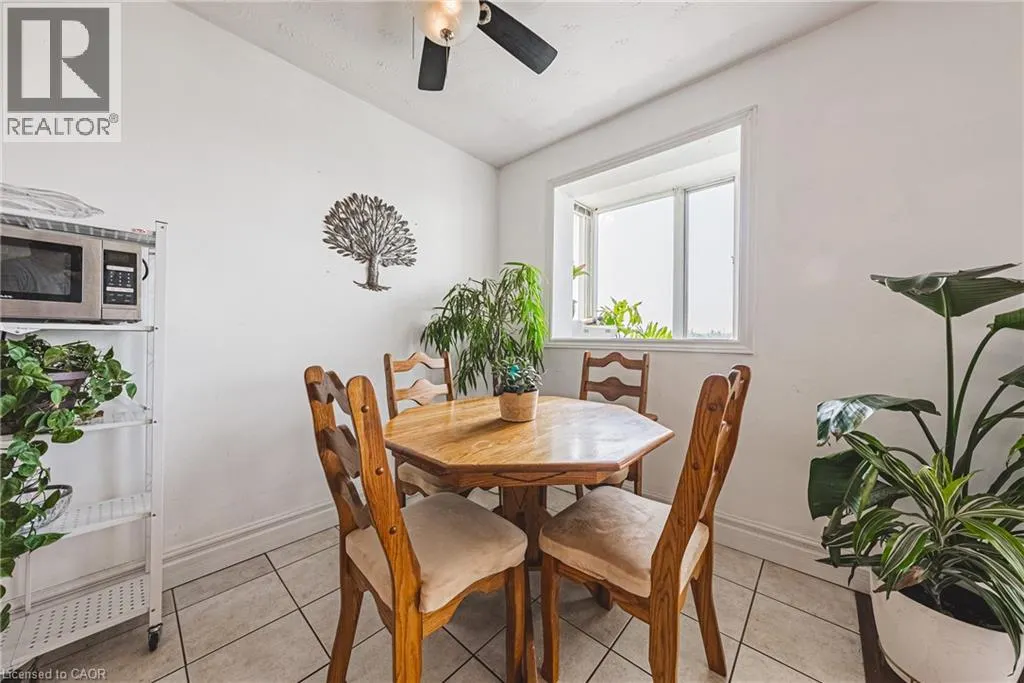 101 QUEEN Street S Unit# 606, #606