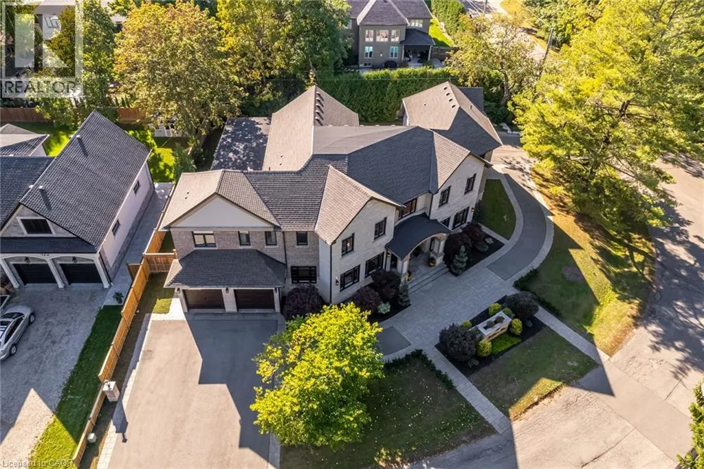 126 MCGREGOR Crescent