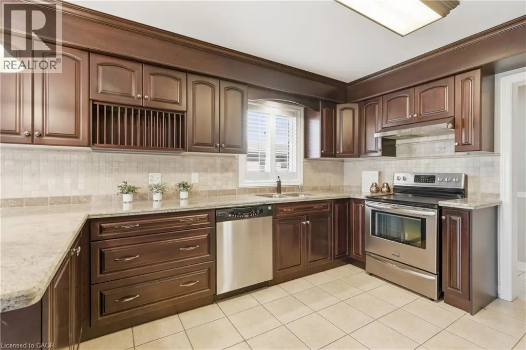 213 DORCHESTER Drive