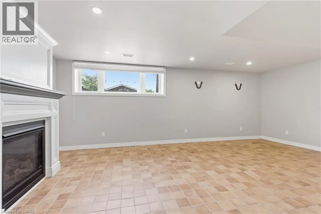 213 DORCHESTER Drive