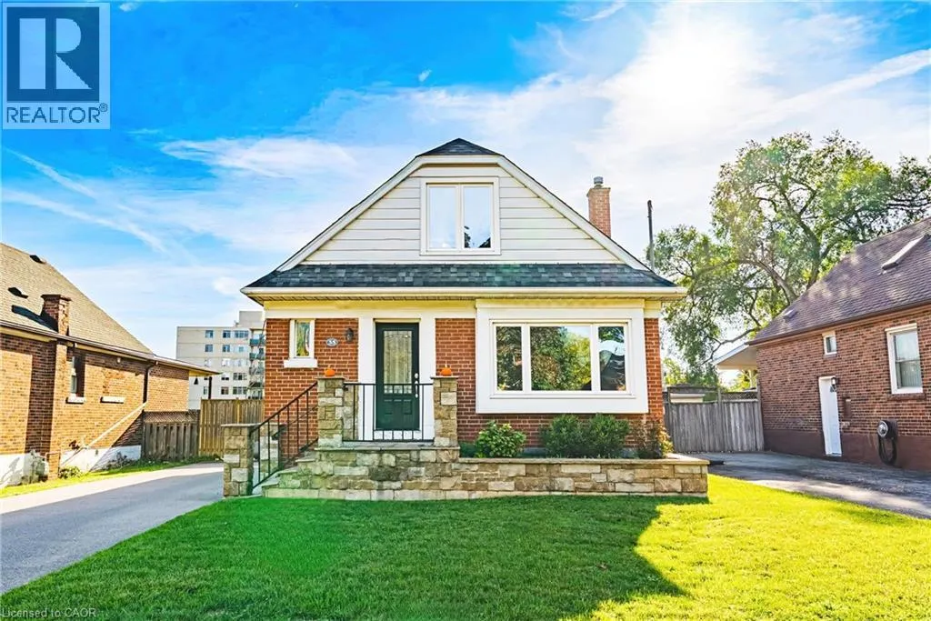 35 IPSWICH Place