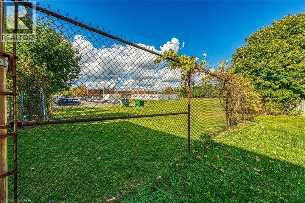 1008 UPPER WELLINGTON Street Unit# Upper Suite