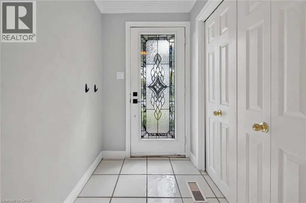 1008 UPPER WELLINGTON Street Unit# Upper Suite