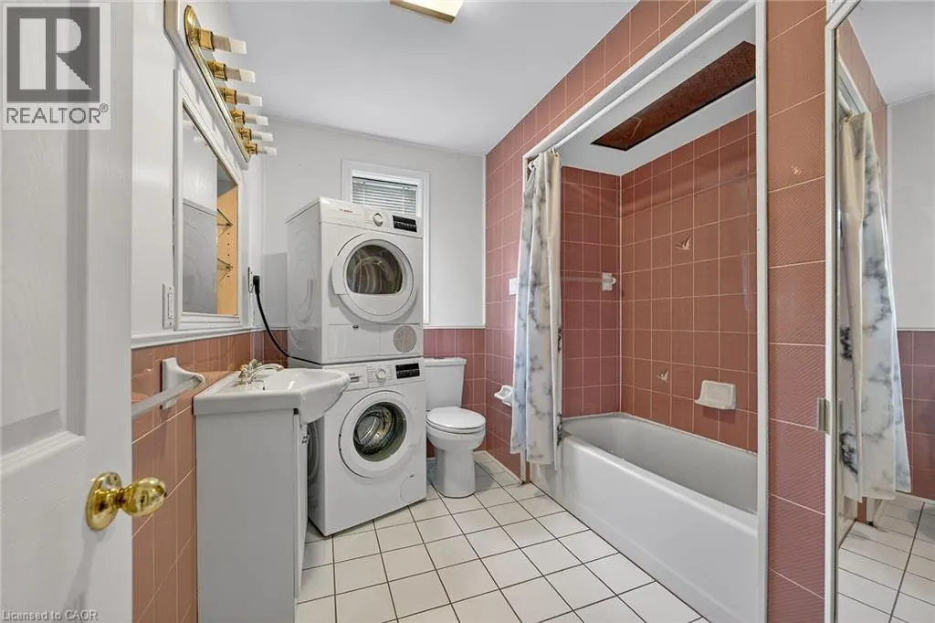 1008 UPPER WELLINGTON Street Unit# Upper Suite