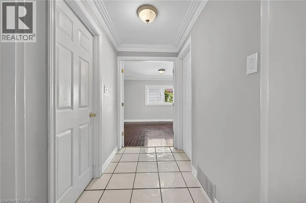 1008 UPPER WELLINGTON Street Unit# Upper Suite