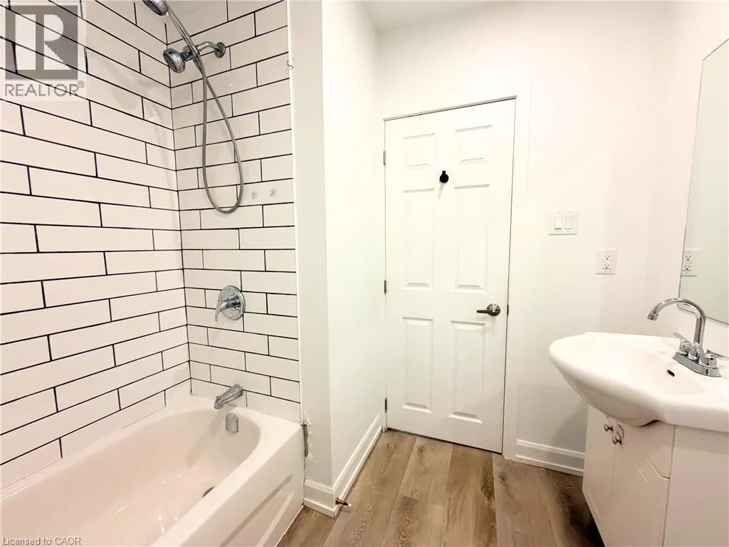 24-26 CAYUGA Street Unit# 26B, #26B