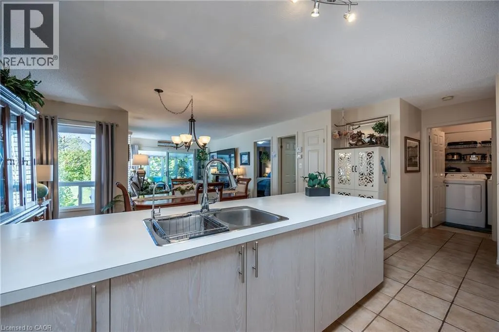 18 LONG POINT Boulevard