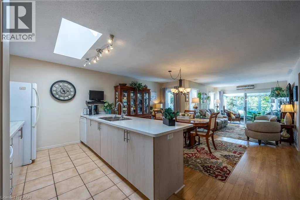 18 LONG POINT Boulevard