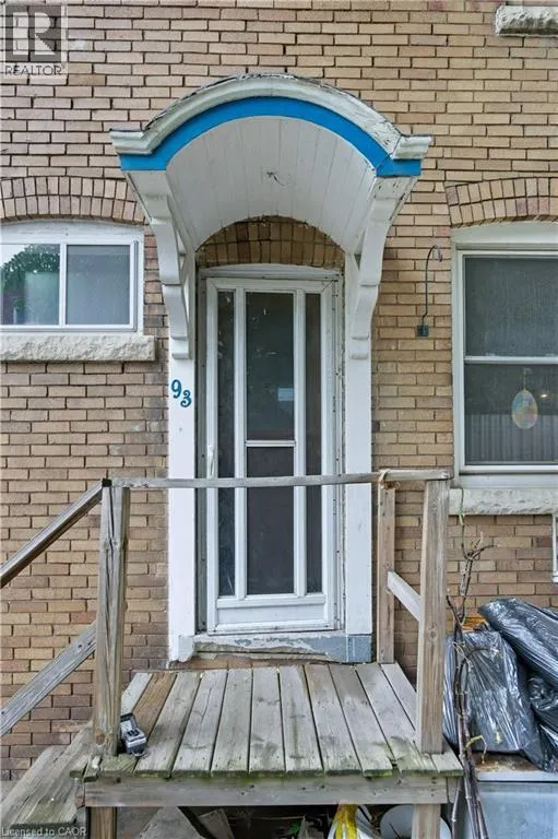 93 BARNESDALE Boulevard