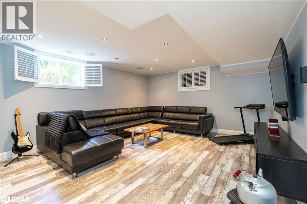 127 GOLDFINCH Crescent