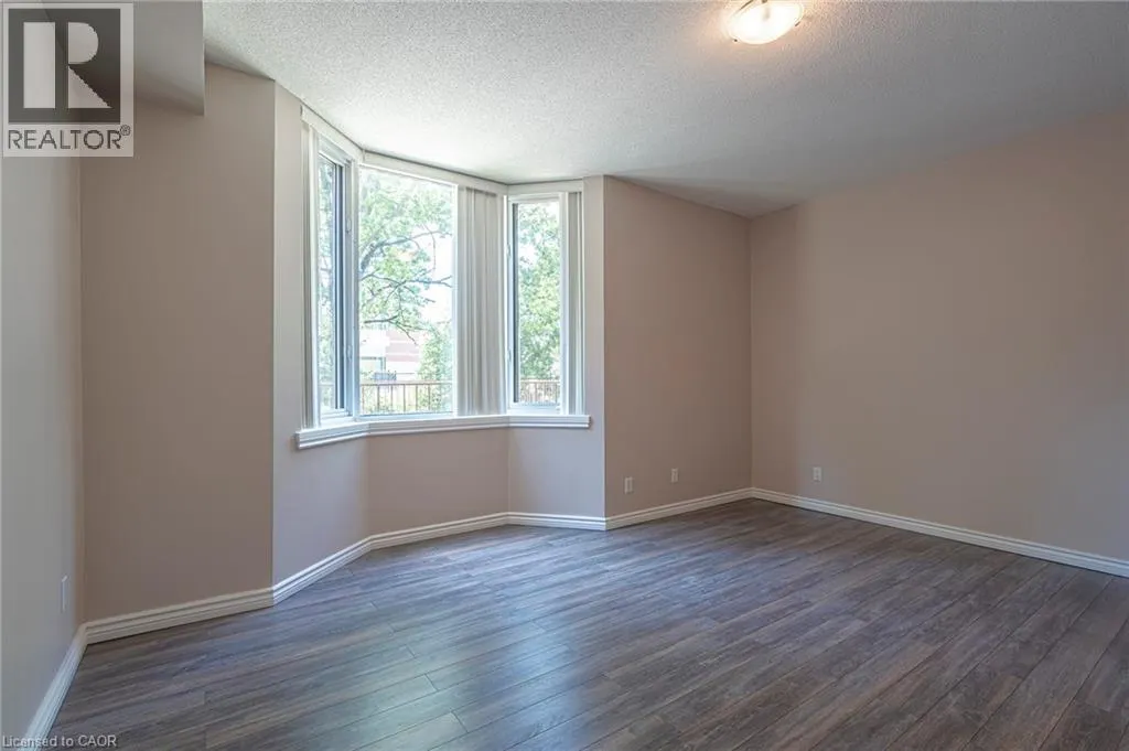 200 LIMERIDGE Road W Unit# 105, #105