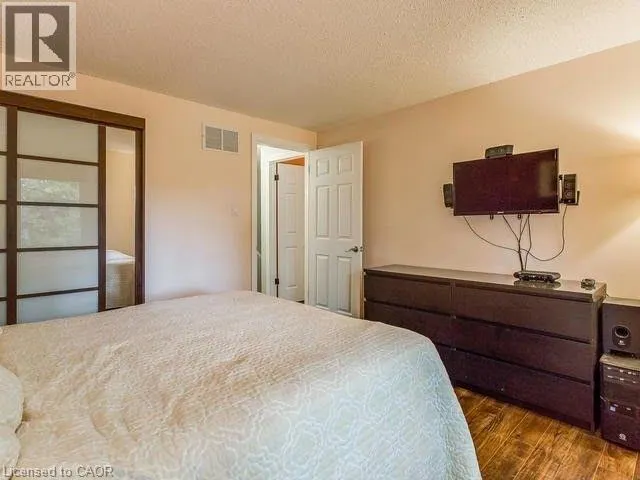 1004 ELIZABETH Place Unit# Main & Upper