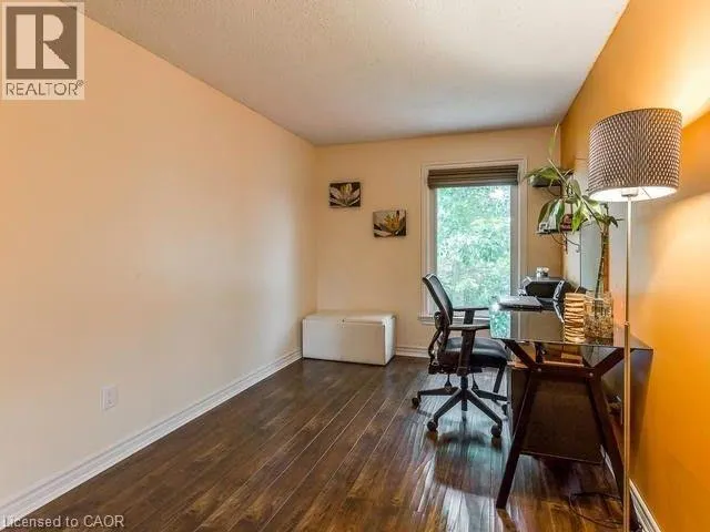 1004 ELIZABETH Place Unit# Main & Upper