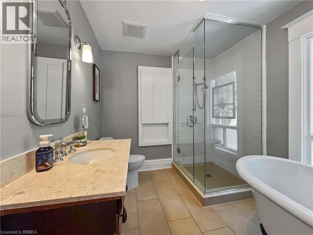 65 FORBES Avenue