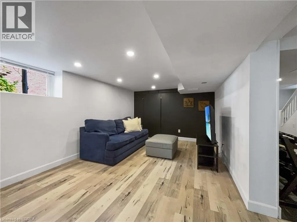 65 FORBES Avenue