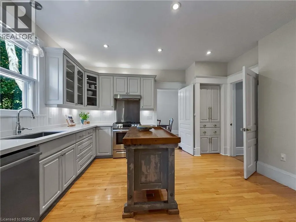 65 FORBES Avenue