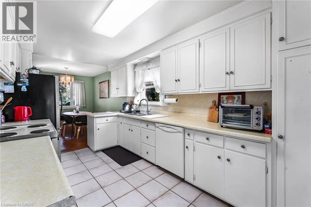 141 RIVERBANK Drive