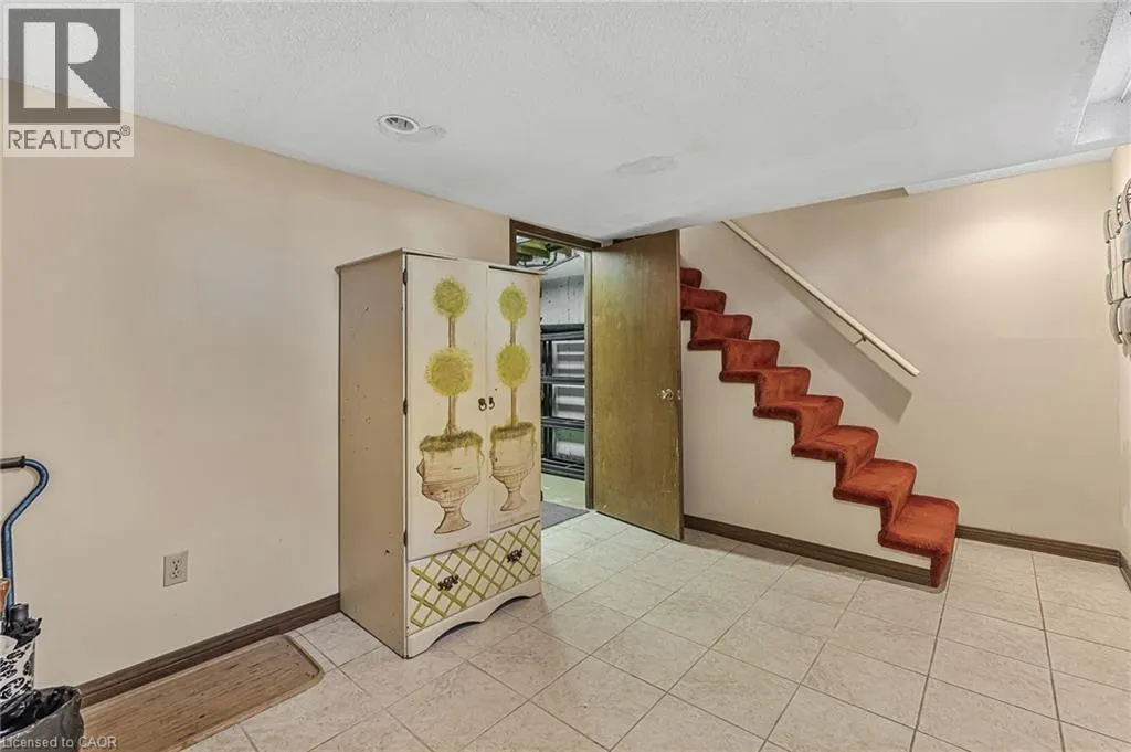 141 RIVERBANK Drive