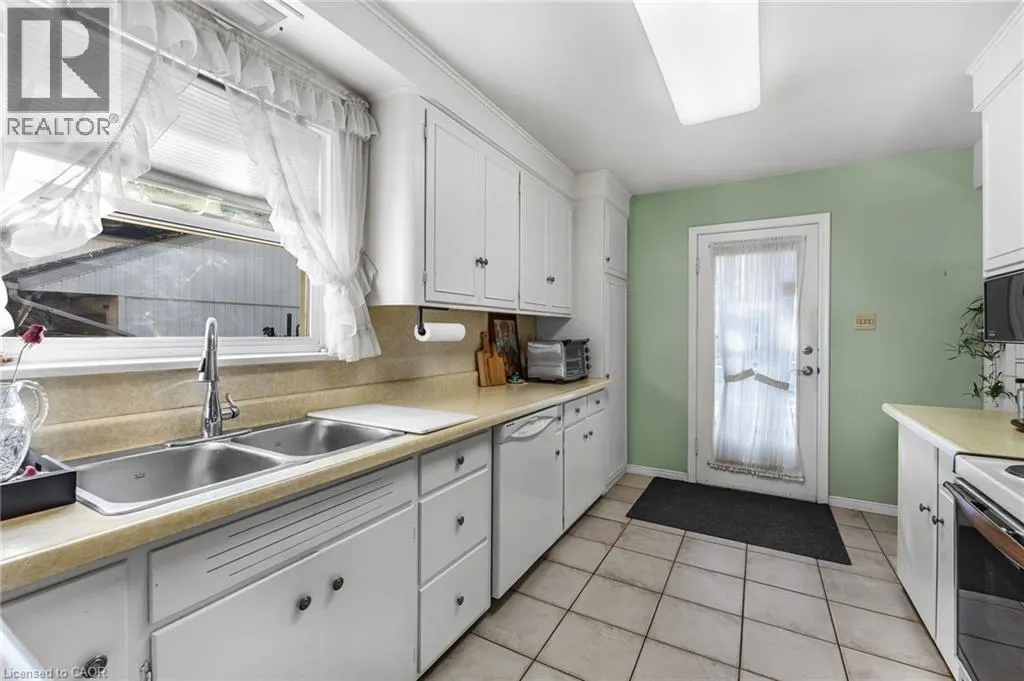 141 RIVERBANK Drive