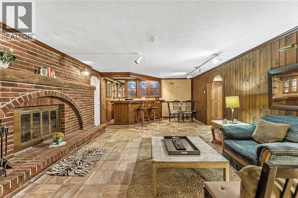 141 RIVERBANK Drive