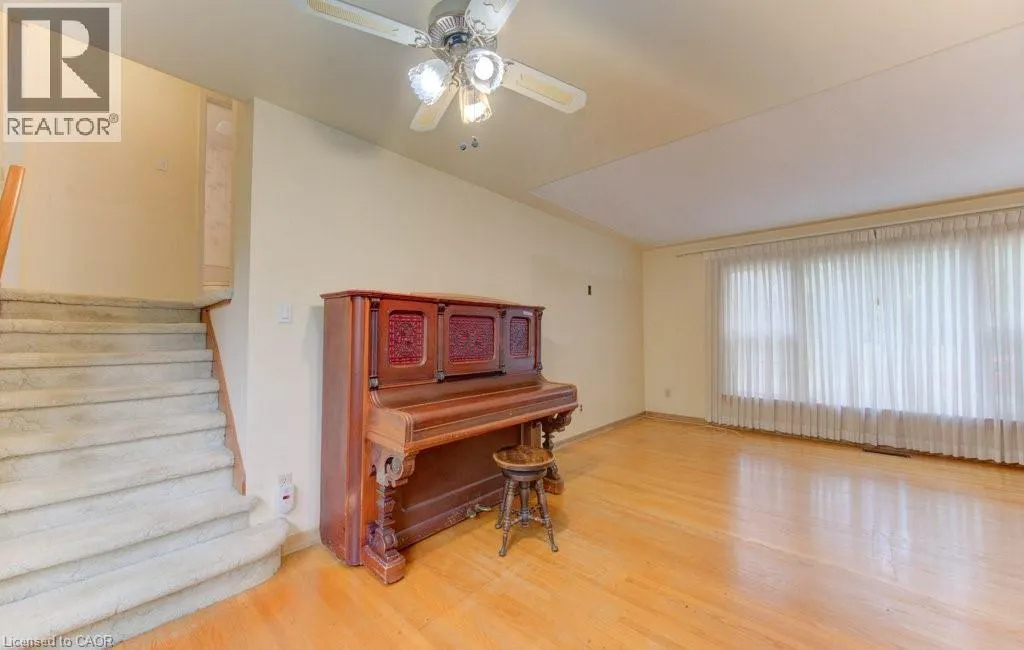 155 ELGIN Crescent