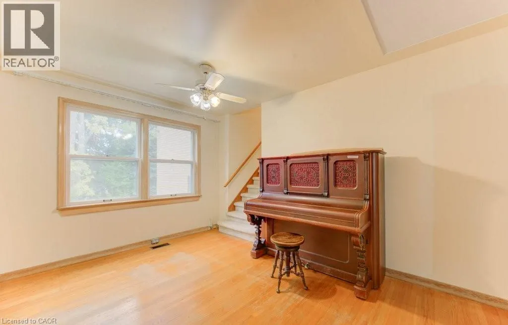 155 ELGIN Crescent