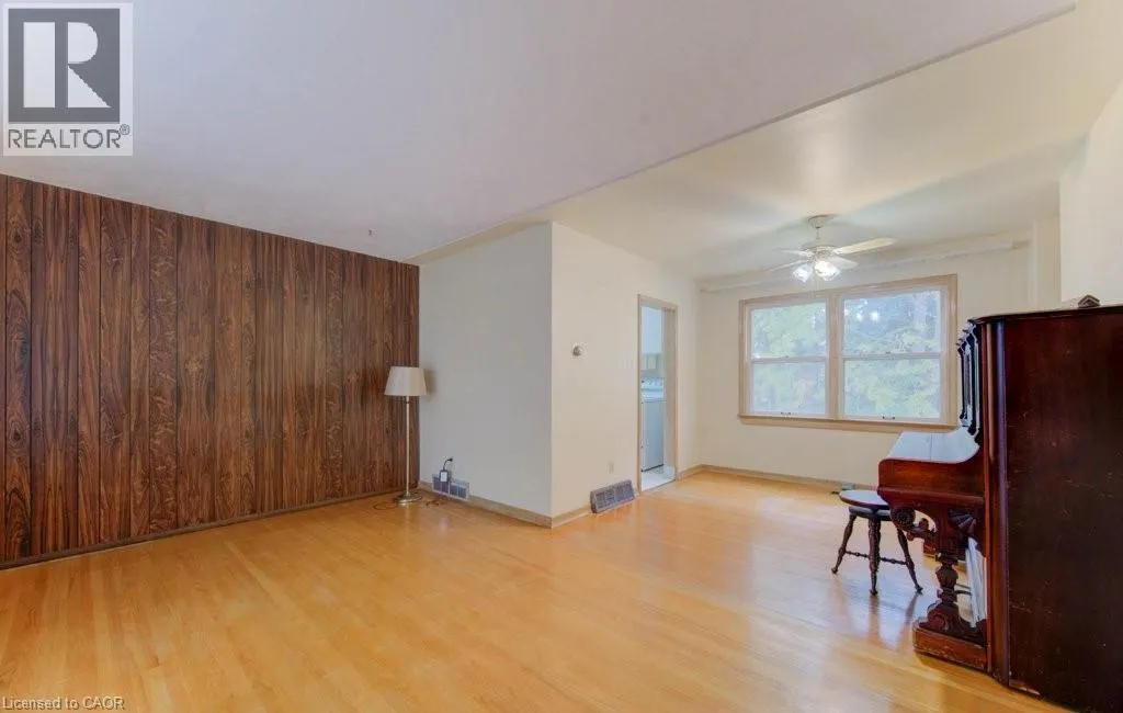 155 ELGIN Crescent