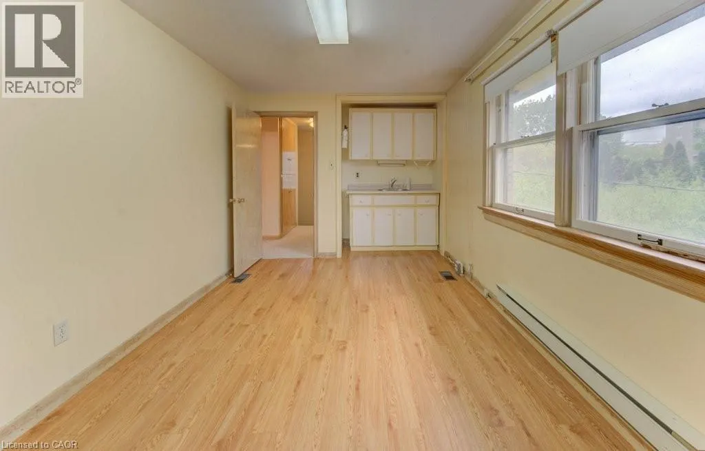 155 ELGIN Crescent