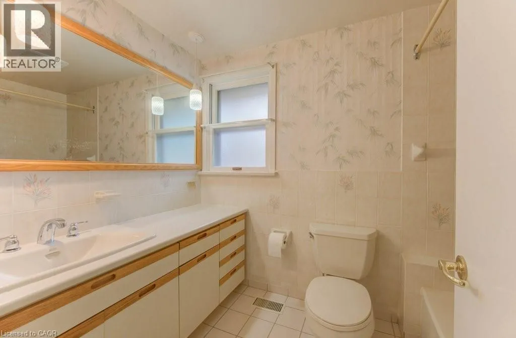 155 ELGIN Crescent