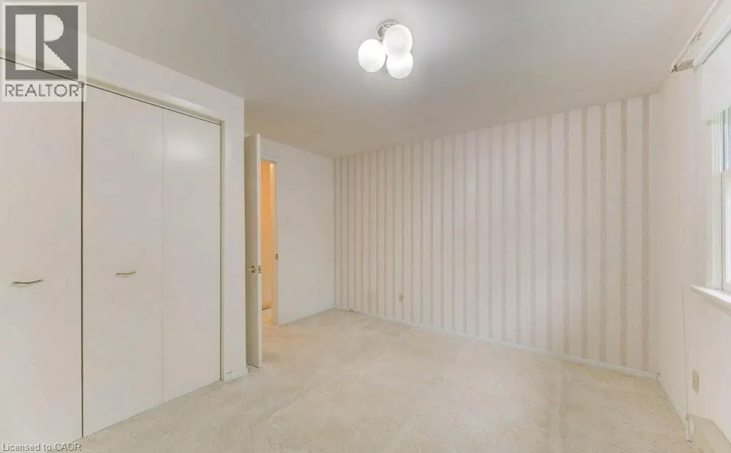 155 ELGIN Crescent