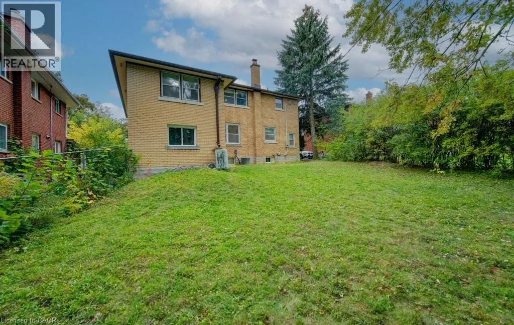 155 ELGIN Crescent