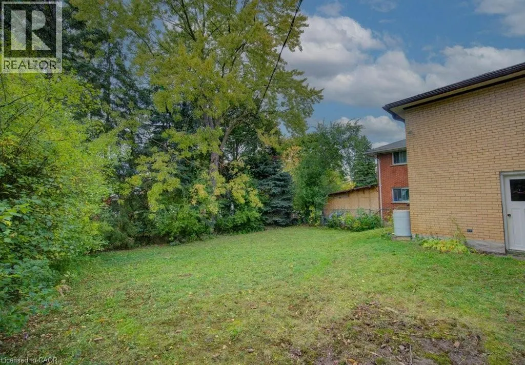 155 ELGIN Crescent