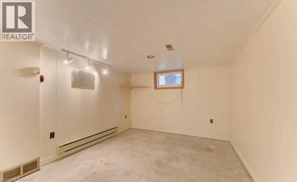 155 ELGIN Crescent