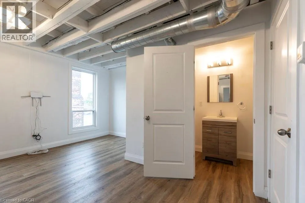 433 BARTON Street E Unit# 302, #302