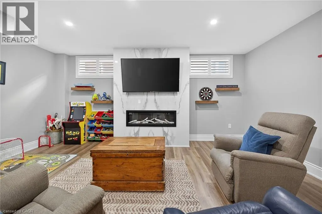 248 CLOVERLEAF Drive