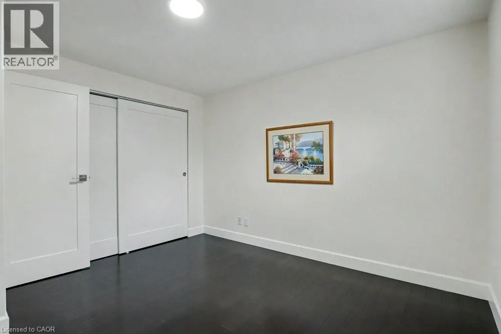 20 ELLEN Street E Unit# 203, #203