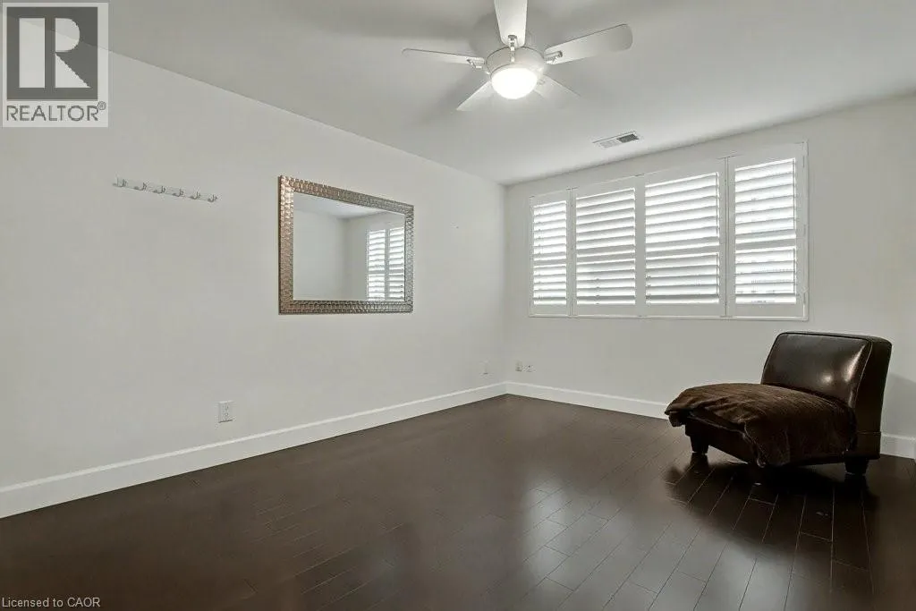20 ELLEN Street E Unit# 203, #203