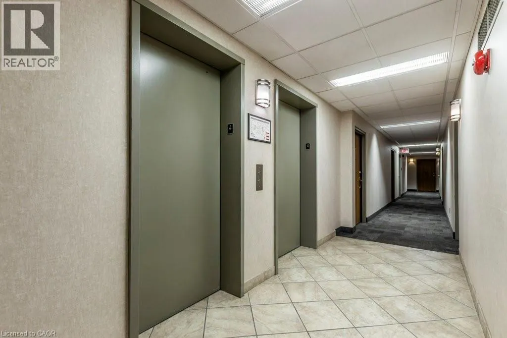 20 ELLEN Street E Unit# 203, #203