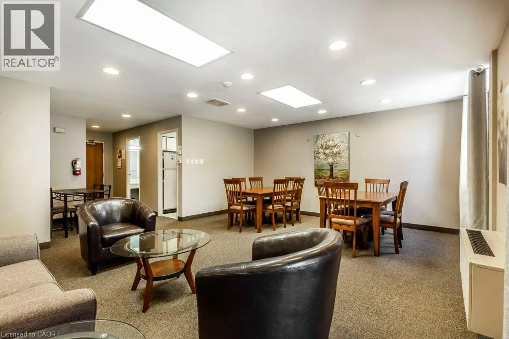 20 ELLEN Street E Unit# 203, #203