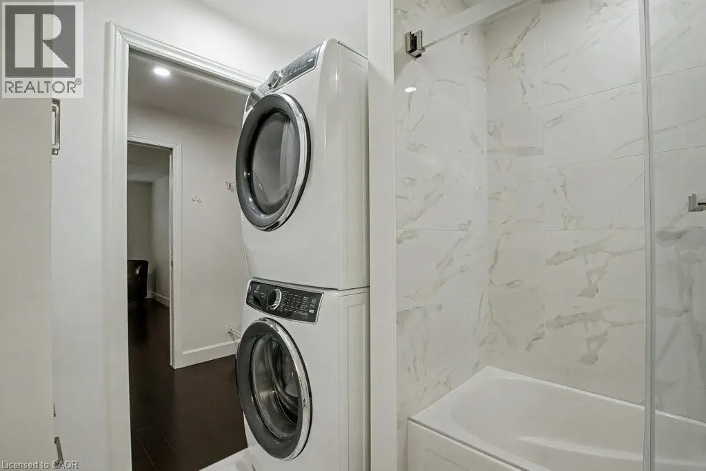 20 ELLEN Street E Unit# 203, #203