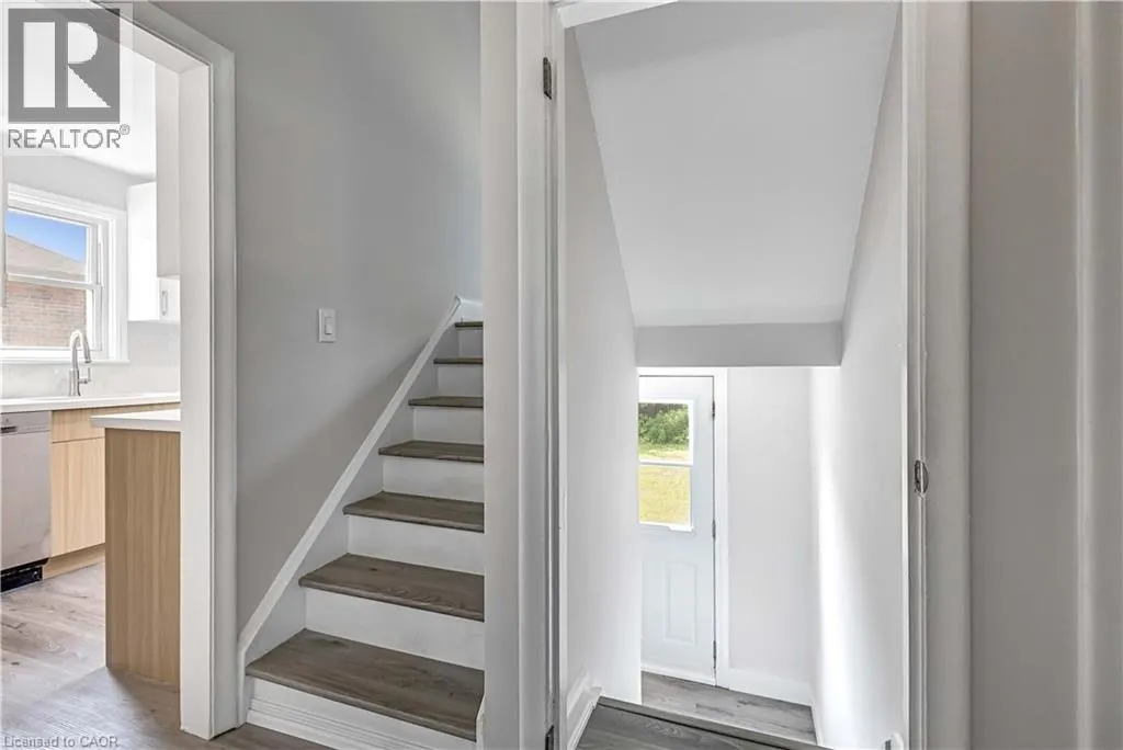 44 WEST 4TH Street Unit# Upper Level